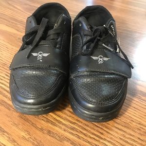 Black Creative Recs Cesario Low.